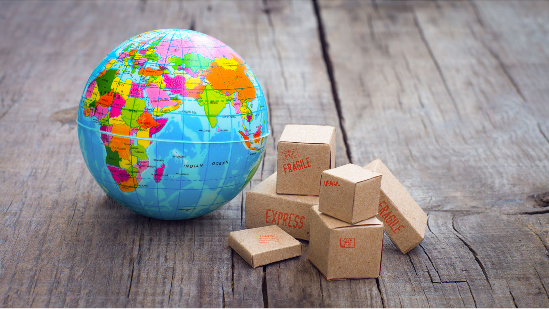 export-import-internazionalizzazione-logistica-mercati-esteri-imballaggi-consegna-dogana-089
